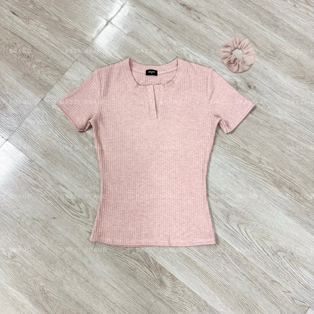 [TẶNG SCRUNCHIES] Áo thun nữ cổ trụ tàu tay ngắn vải bo đũa form ôm tôn dáng DAZZI Women A035 | BigBuy360 - bigbuy360.vn