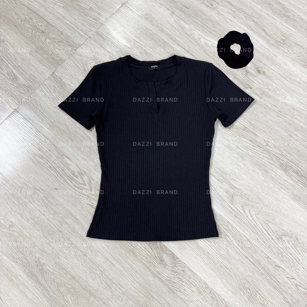 [TẶNG SCRUNCHIES] Áo thun nữ cổ trụ tàu tay ngắn vải bo đũa form ôm tôn dáng DAZZI Women A035 | BigBuy360 - bigbuy360.vn