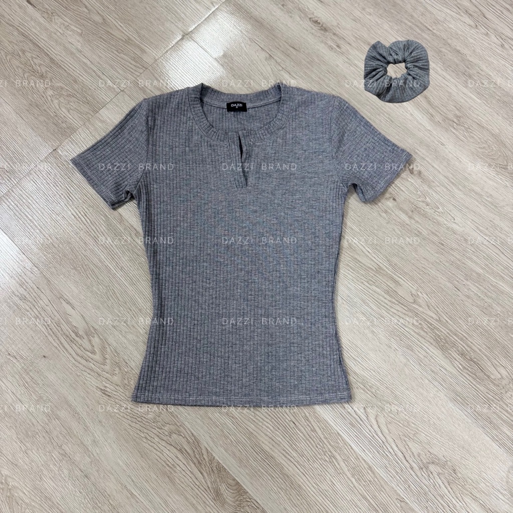 [TẶNG SCRUNCHIES] Áo thun nữ cổ trụ tàu tay ngắn vải bo đũa form ôm tôn dáng DAZZI Women A035 | BigBuy360 - bigbuy360.vn