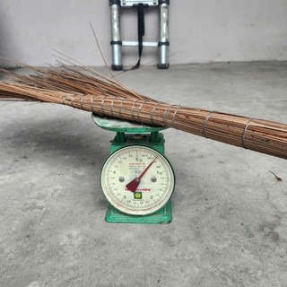 [Một cây] Chổi dừa quét sân – cứng cáp, chắc tay, quét sạch không sót!