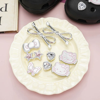MEOXINHSTUDIO [Sẵn] / Charm,Jibbitz Phụ Kiện Gắn Sục Đi Chơi Bản Đúp Xịn Màu Bạc Hê Lô Kít Ti Dễ Thương