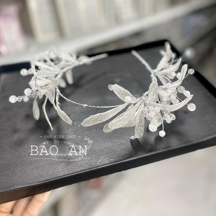 Bờm hoa cài tóc cô dâu xinh ki.m tuyế.n HC1034