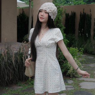 Váy Liền Hoa Nhí Tay Ngắn Cổ V , Đầm Hoa Nhí Cổ V Erotas ( có thắt dây ở eo)