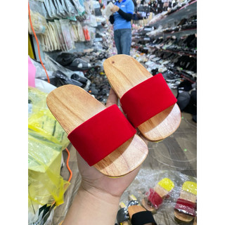 guốc bé quai ngang