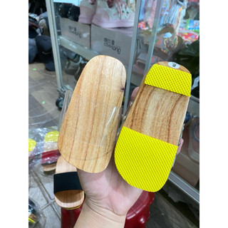 guốc bé quai ngang