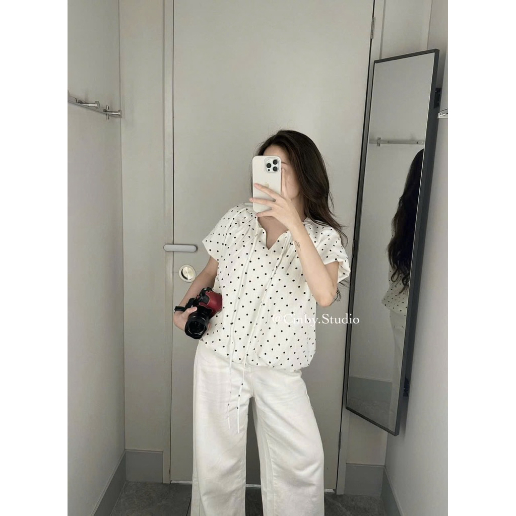 Áo Babydoll Hoạ Tiết Chấm Bi Tay Bồng Thắt Nơ Chất Linen Form Bí “KELLY TOP” Dành Cho Nữ | BigBuy360 - bigbuy360.vn
