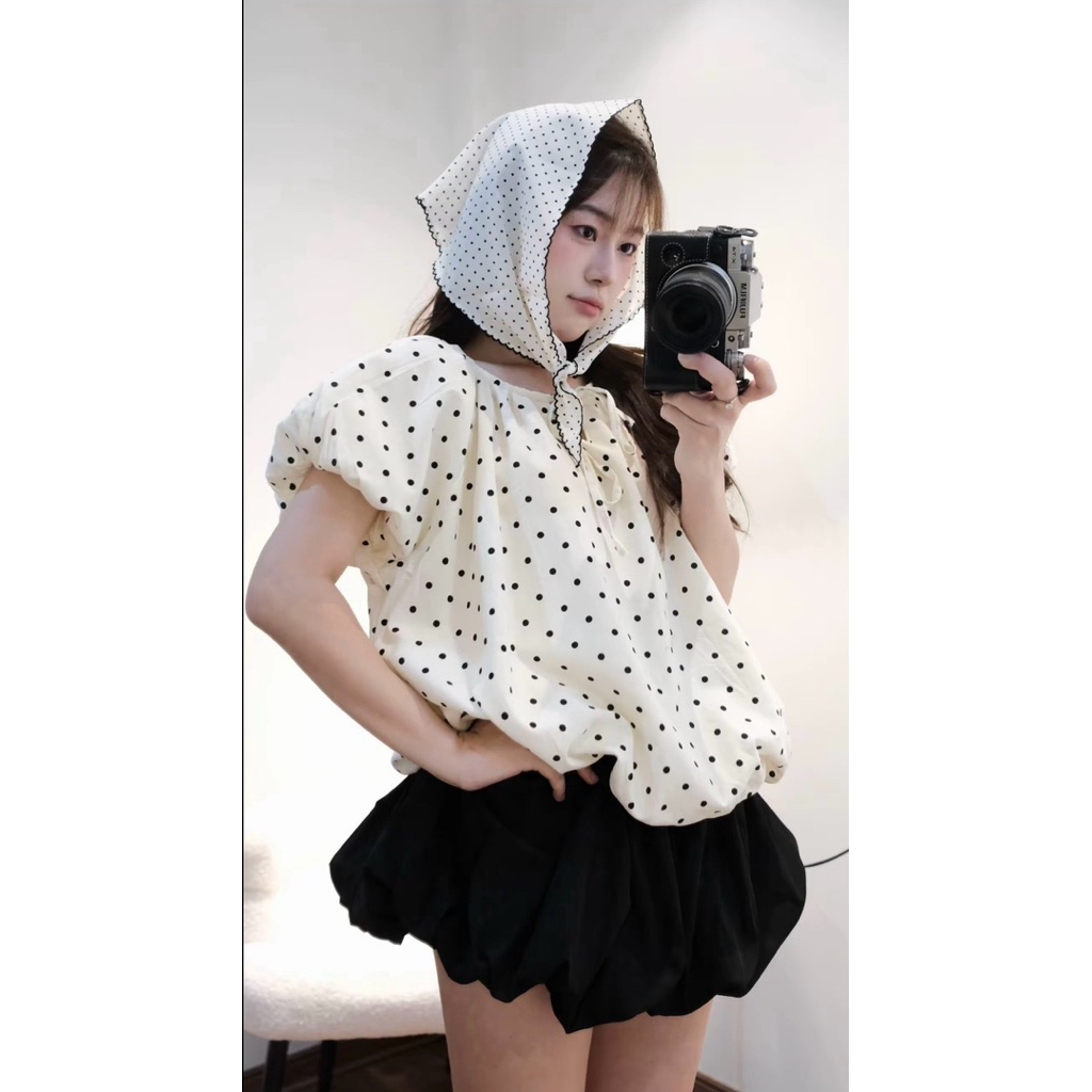 Áo Babydoll Hoạ Tiết Chấm Bi Tay Bồng Thắt Nơ Chất Linen Form Bí “KELLY TOP” Dành Cho Nữ | BigBuy360 - bigbuy360.vn