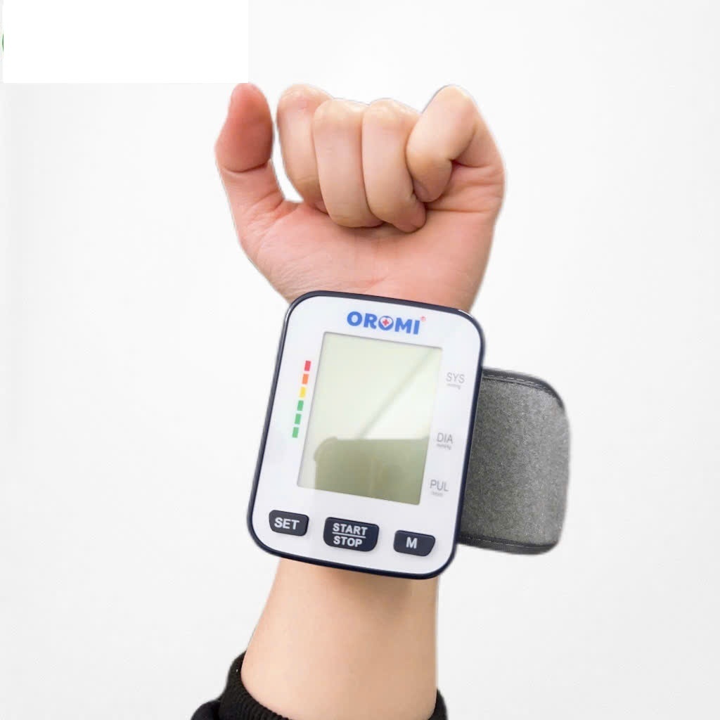 Máy Đo Huyết Áp Điện Tử Cổ Tay | Đọc Kết Quả Tiếng Việt