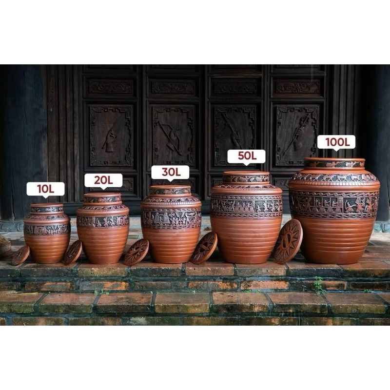 Chum đựng rượu hoạ tiết trống đồng + tài lộc loại 2 nắp hàng thủ công mỹ nghệ cao cấp Bát Tràng