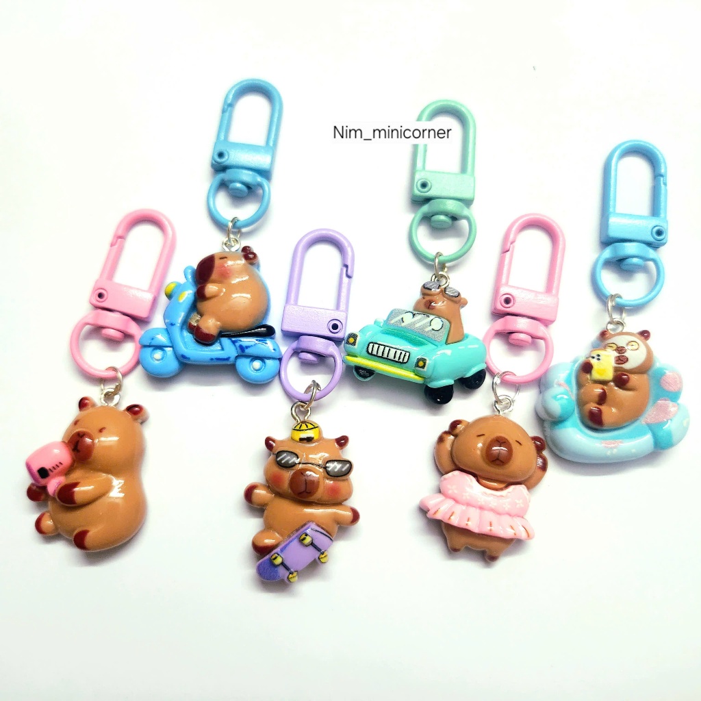 [CAPYBARA] Móc khoá charm Capybara mini chạy xe cosplay siêu cưng