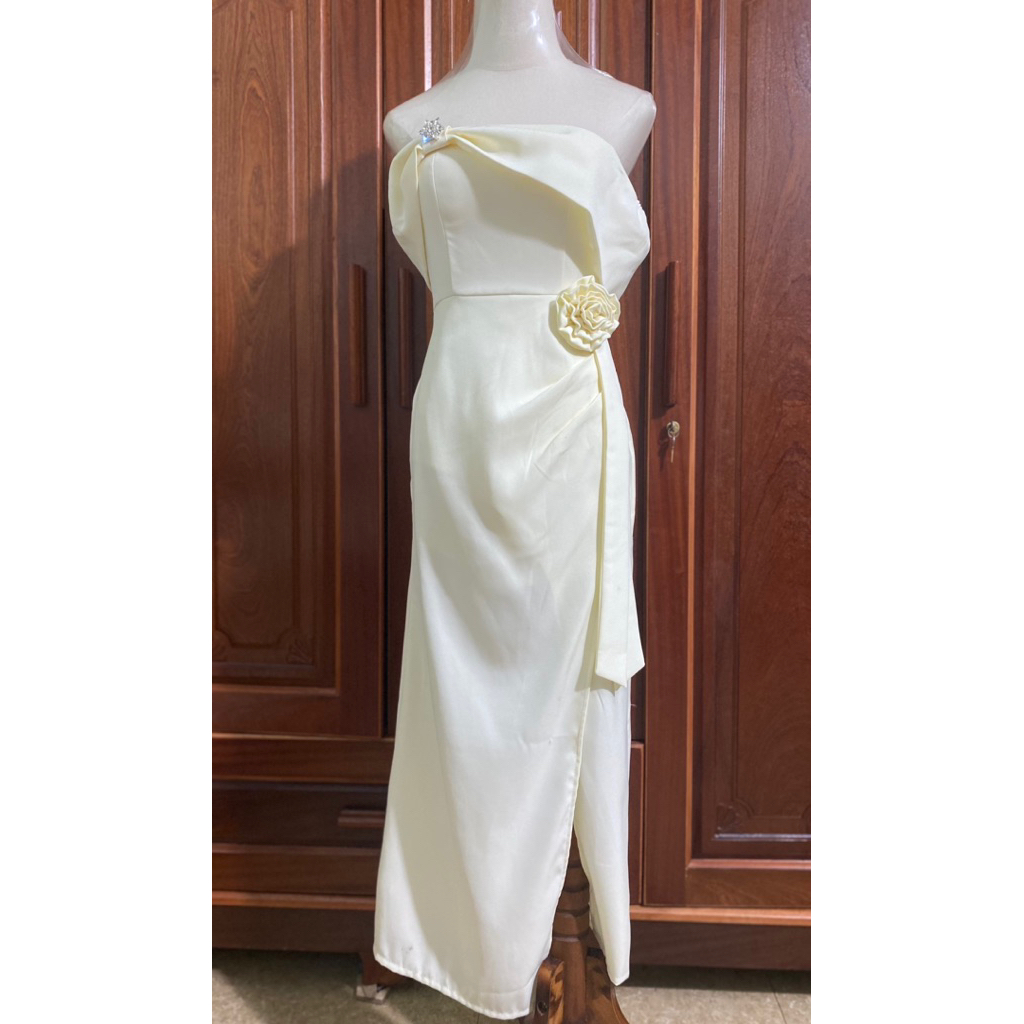 Đầm trễ vai nhấn hoa eo xẻ tà đùi siêu sexy sang chảnh dự tiệc ăn cưới hàng hot hit dễ mặc | BigBuy360 - bigbuy360.vn