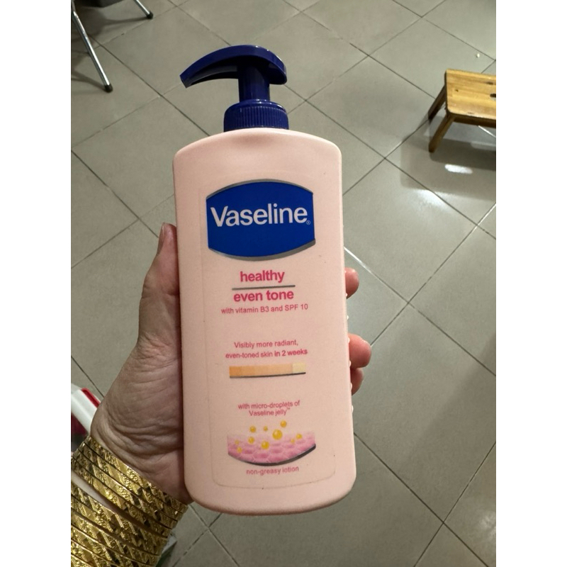 Dưỡng thể VASELINE HEALTHY EVEN TONE 400ml