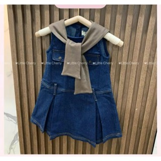 Váy jean xanh đậm kèm khăn nâu bé gái