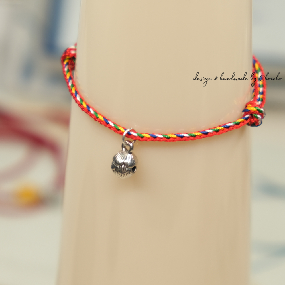 Vòng tay ngũ sắc, vòng tay chỉ ngũ sắc - Dây ngũ sắc tây tạng phối charm sen treo, freesize - Chồi N