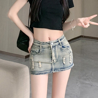  V3 - Chân Váy Jean 2 Vết Xước Dọc Màu Wash Loang Xanh Bạc Váy Ngắn Cạp Thấp Street Style Năng Động Cá Tính Thời Trang 