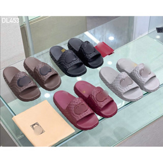 Dép lê bánh mỳ nam nữ bản cao cấp chuẩn màu onwed năm nay có 4 màu hót cho anh em diện có hộp kèm.