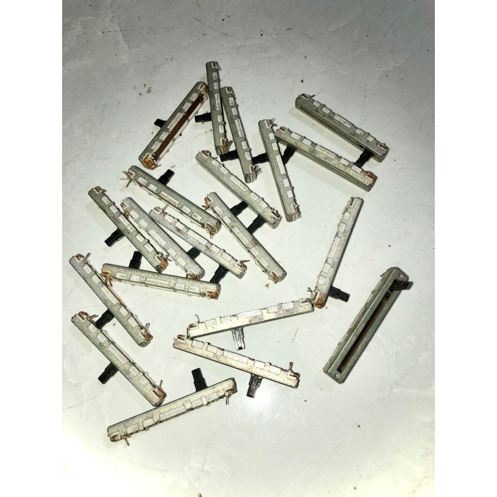 Lô nhiều con Biến trở , chiết áp trượt mixer