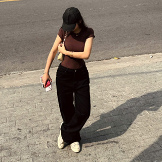 Quần jean nữ màu đen suông cạp trễ Gauni Denim, quần bò nữ dài basic, chất đẹp có co giãn nhẹ dễ phối đồ - GD74