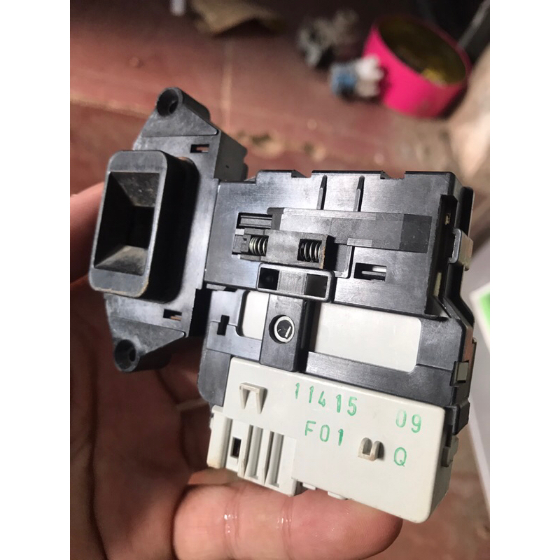 Công tắc cửa máy giặt LG inventer WD-14600 cũ tốt chính hãng