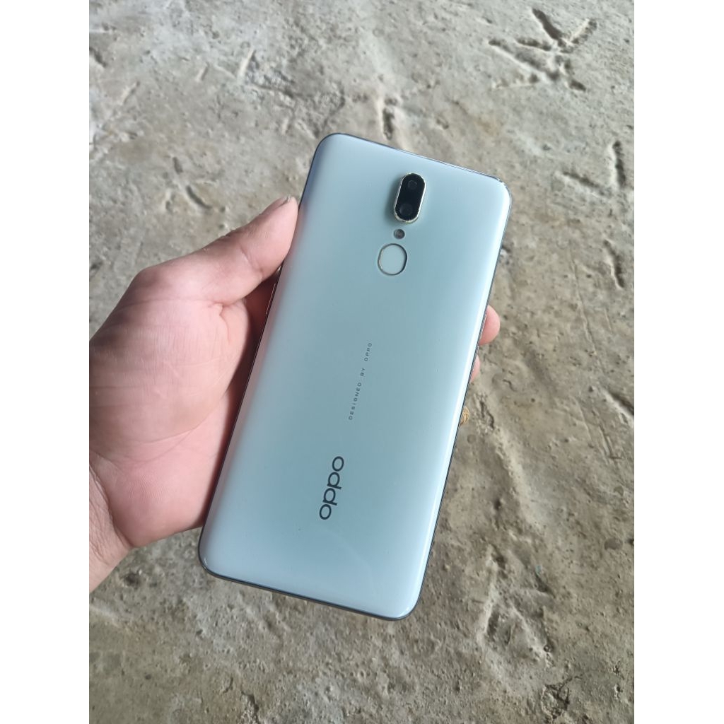 Xác điện thoại oppo F11 được màn hình.