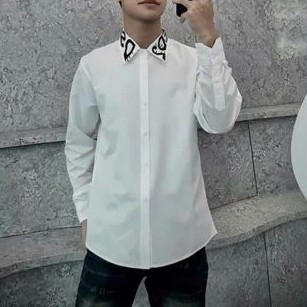 Áo sơ mi trắng nam dài tay lụa thêu chữ dsq lớn trên cổ vải lụa thêu cổ  đơn giản basic boy phố