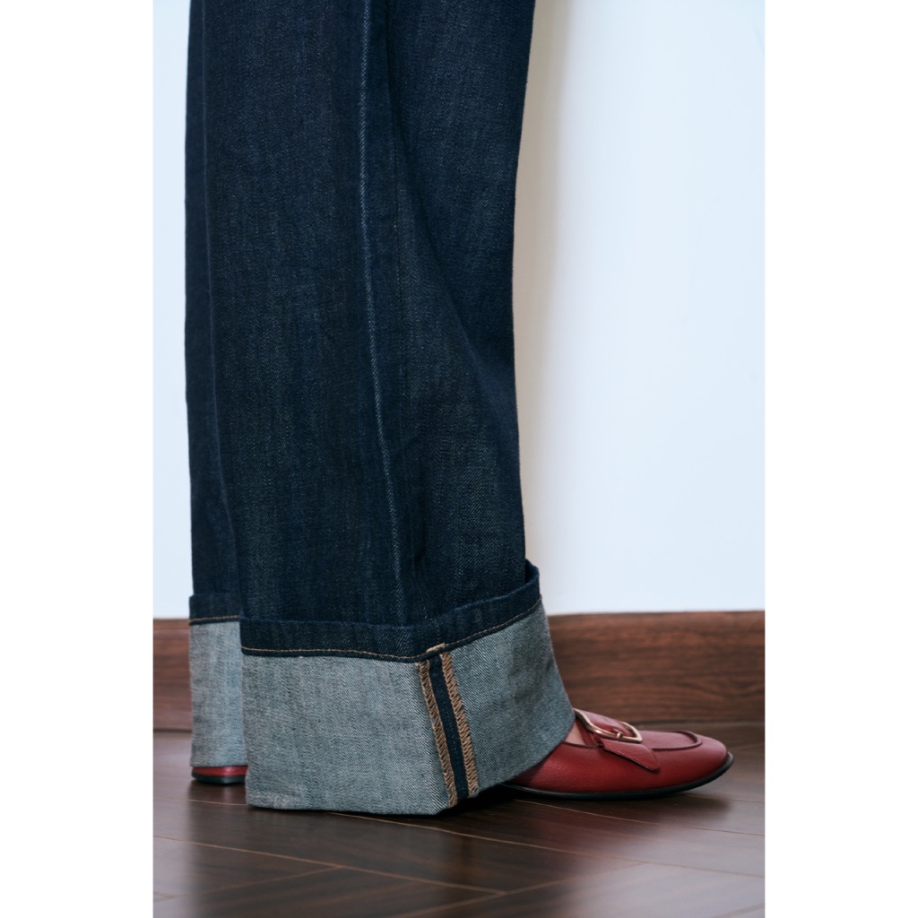 LIBÉ WORKSHOP - Quần jeans suông dài xắn gấu màu xanh dương đậm | BigBuy360 - bigbuy360.vn