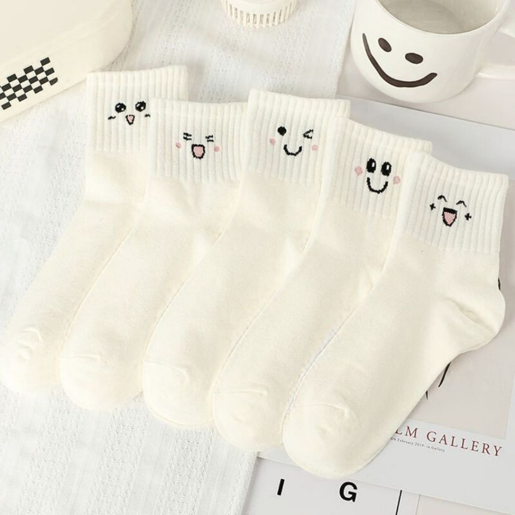 Tất Nữ Dài cổ cao thêu hình, Tất Cổ Cao Trơn FMSTYLE hình mặt cười dễ thương 25061637