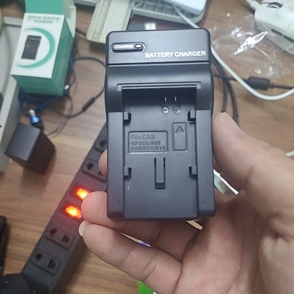 Sạc, Pin BP-827 BP-808 cho máy quay Canon