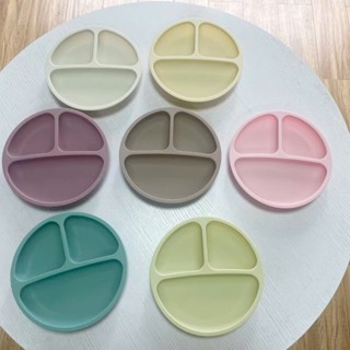 Khay ăn dặm silicon bobby doll có đế hút chống lật cho bé