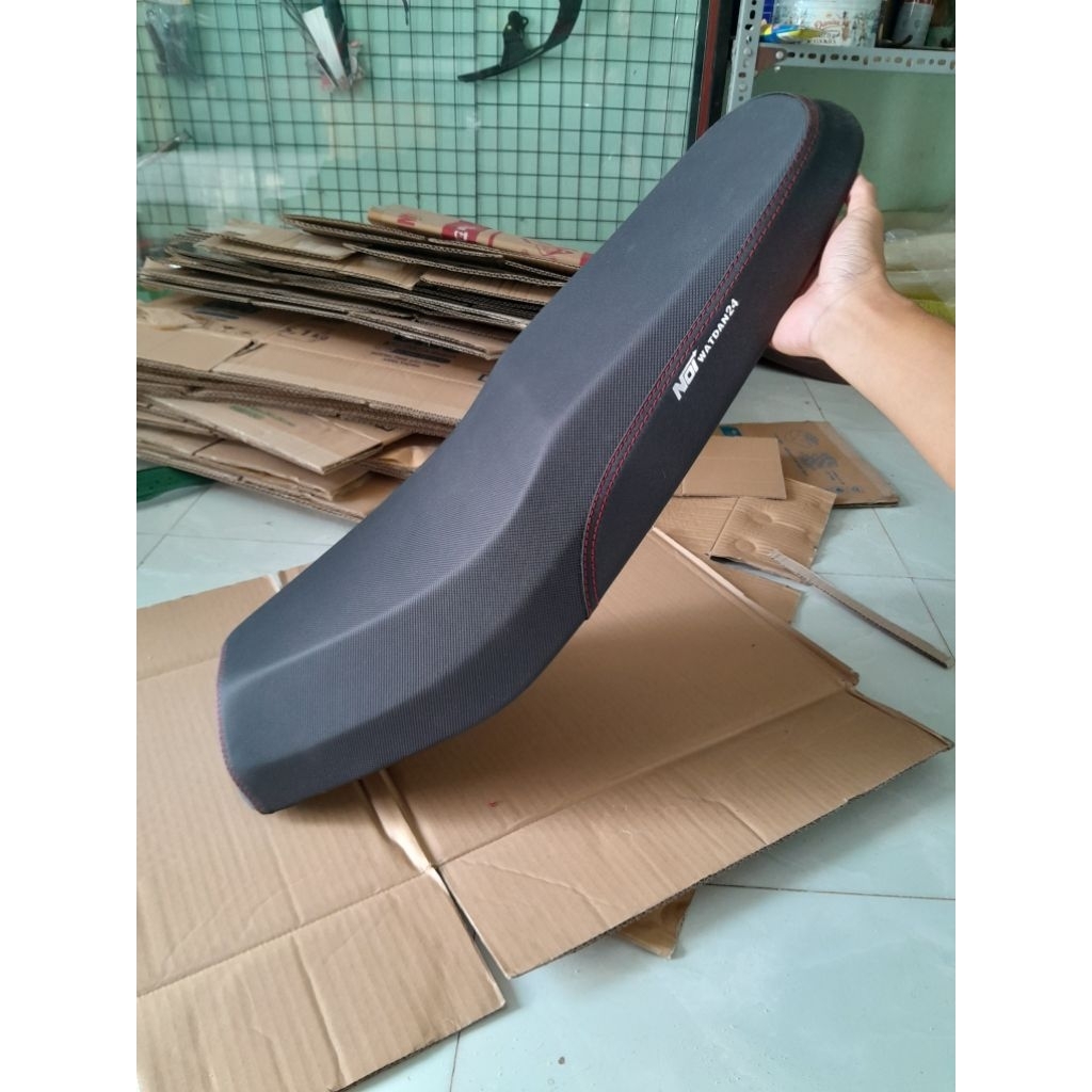 Yên 2 tầng Exciter 2010 (Ex nhỏ). Mút vàng,(Có lẻ Mút + da yên)