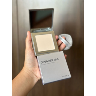Phấn phủ nén Fairy Radiance Pressed Powder Dreamer Umi kiềm dầu mỏng mịn khối lượng 8g.