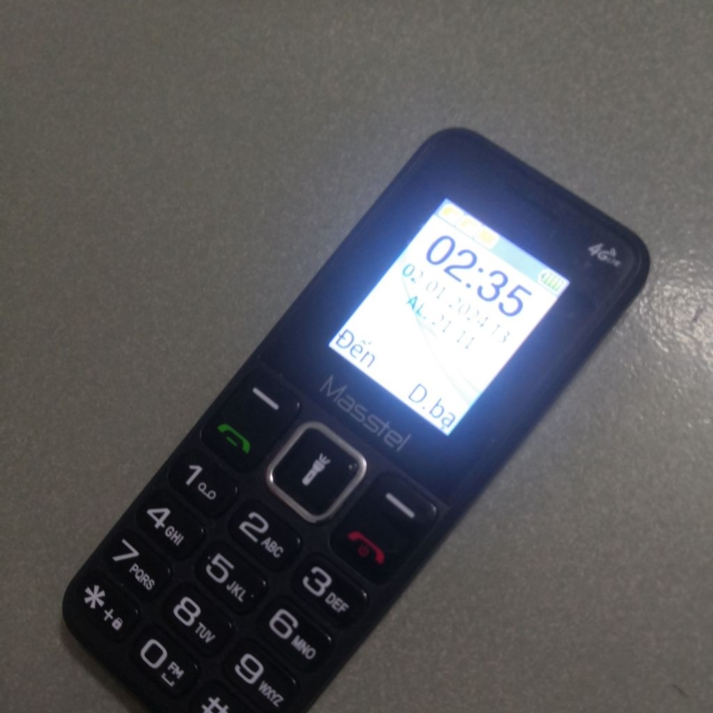 masstel Izi 16 4G nghe gọi