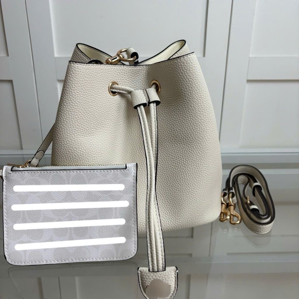 ROWAN BUCKET BAG. Mẫu túi bucket đơn giản dễ phối