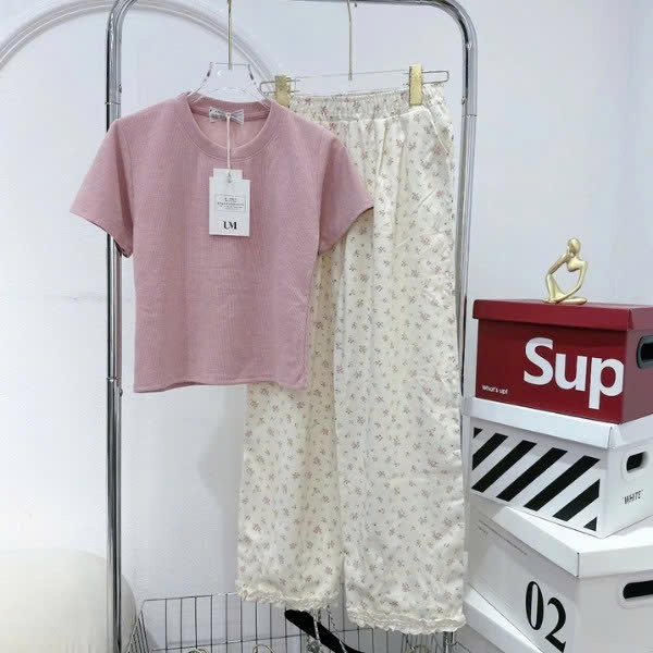 Đồ bộ nữ, set đồ nữ Áo Tăm Thỏ Hồng Ôm Body Ngắn Tay Dáng Ngắn Mix Quần Hoa Thô Gấu Phối Viền Ren Freesize B33