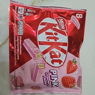  Socola Kitkat vị dâu 8 thanh 136g 
