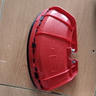 Tấm chắn cỏ máy phát
