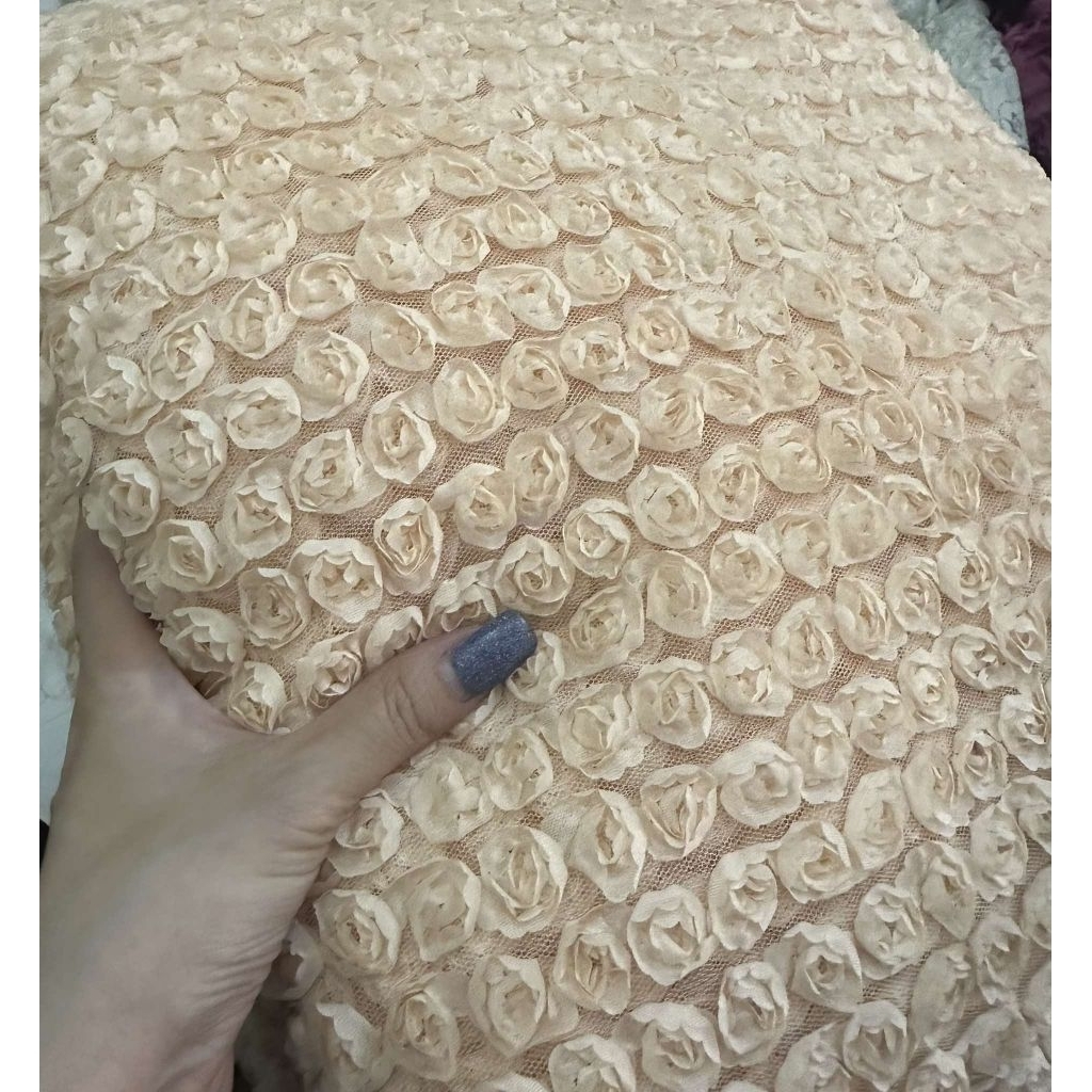 🌹 VẢI HOA HỒNG 3D CAO CẤP 🌹Chất vải lưới phối hoa hồng nổi 3D đẹp mắt, sắc nét, sang trọng Khổ vải: 