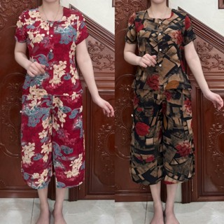 Bộ Lụa Hàn Châu Đính Cúc Cho Mẹ Chất Liệu Lụa Mịn Mát Bộ Đồ Trung Niên Tay Ngắn Quần Lửng Hoa Văn To
