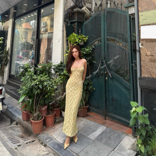 Đầm Ren Vàng hai dây có lớp lót kéo khoá