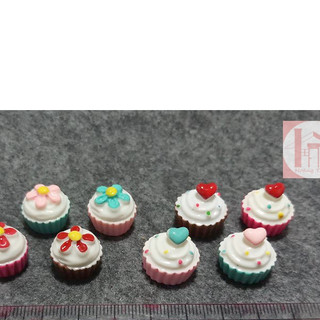 Mô hình bánh cupcake tý hon trang trí nhà búp bê, roombox