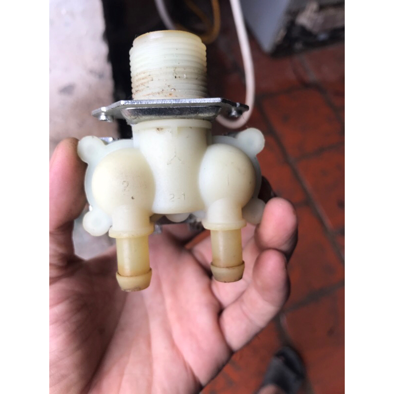 Van cấp nước máy giặt cửa ngang LG inventer cũ tốt chính hãng