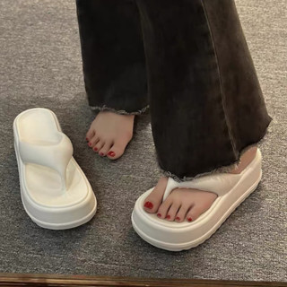 Dép nữ xỏ ngón đế cao 6CM, chất EVA bền đẹp, chống trơn, mang êm chân, phong cách thời trang dễ phối đồ.