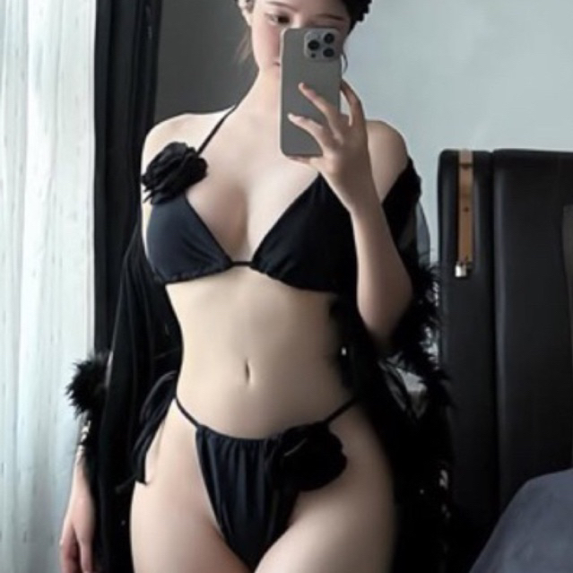 ẢNH THẬT BIKINI 2 MẢNH MAI PHƯƠNG BÙI CÓ SẴN MÚT NGỰC BIKINI BASIC