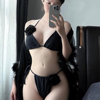  ẢNH THẬT BIKINI 2 MẢNH MAI PHƯƠNG BÙI CÓ SẴN MÚT NGỰC BIKINI BASIC 