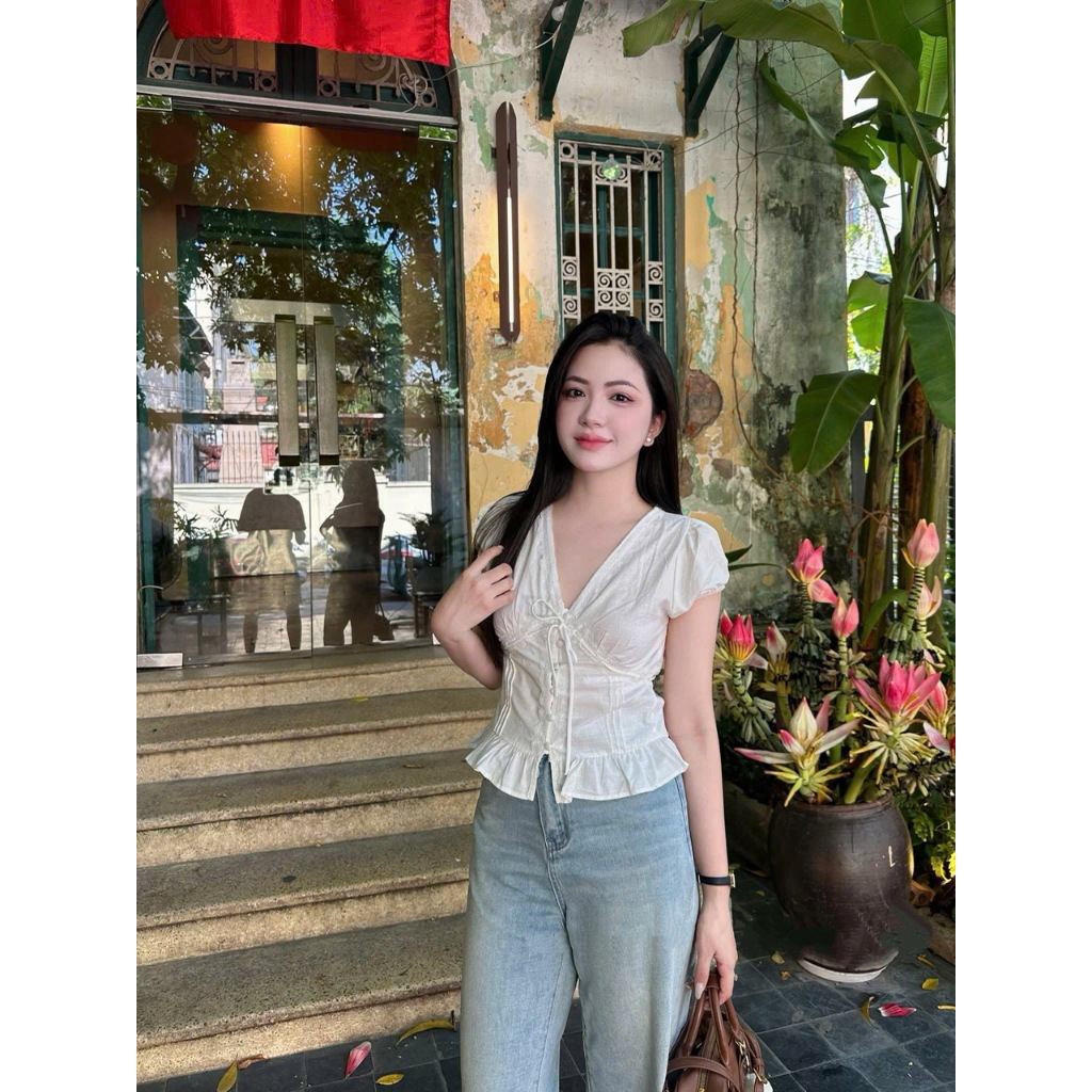 [Sẵn Hàng] ÁO LINEN TAY BỒNG CỔ V DÂY NƠ PHỐI CHÂN BÈO PHONG CÁCH BASIC ÁO KIỂU BASIC - DÀNH CHO NỮ | BigBuy360 - bigbuy360.vn