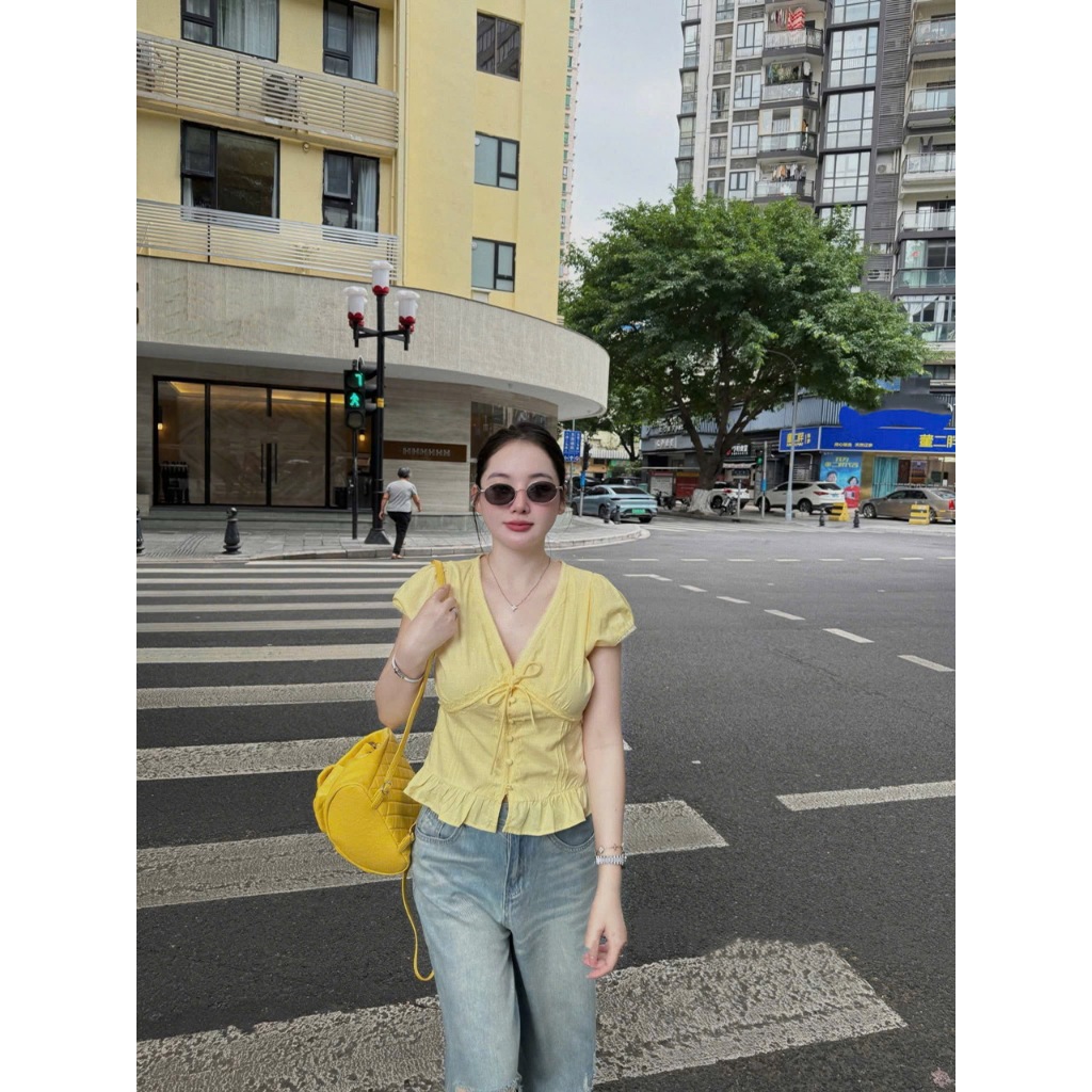 [Sẵn Hàng] ÁO LINEN TAY BỒNG CỔ V DÂY NƠ PHỐI CHÂN BÈO PHONG CÁCH BASIC ÁO KIỂU BASIC - DÀNH CHO NỮ | BigBuy360 - bigbuy360.vn