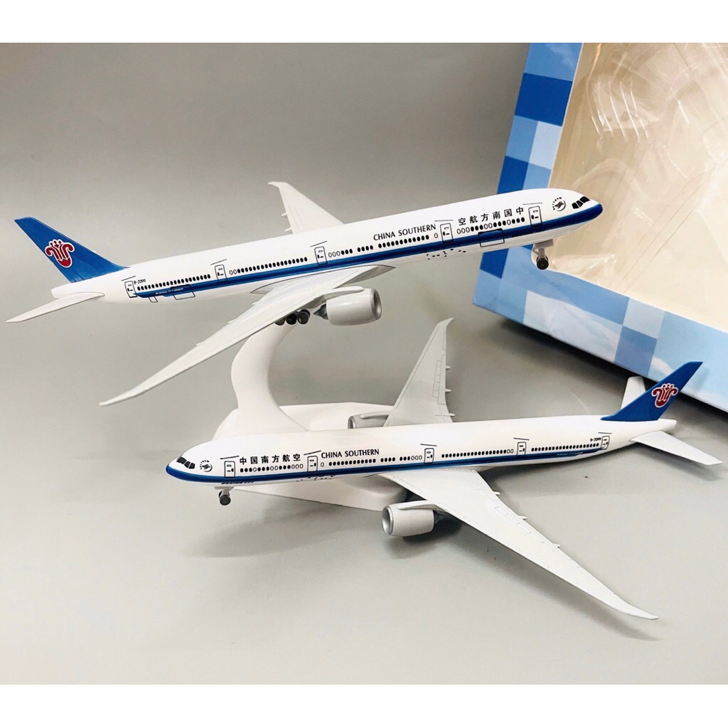 Máy Bay Boeing 777-300 Hãng Hàng Không “CHINA SOUTHERN” Hợp Kim Cao Cấp Cực Đẹp. Mô Hình Máy Bay Đồ 