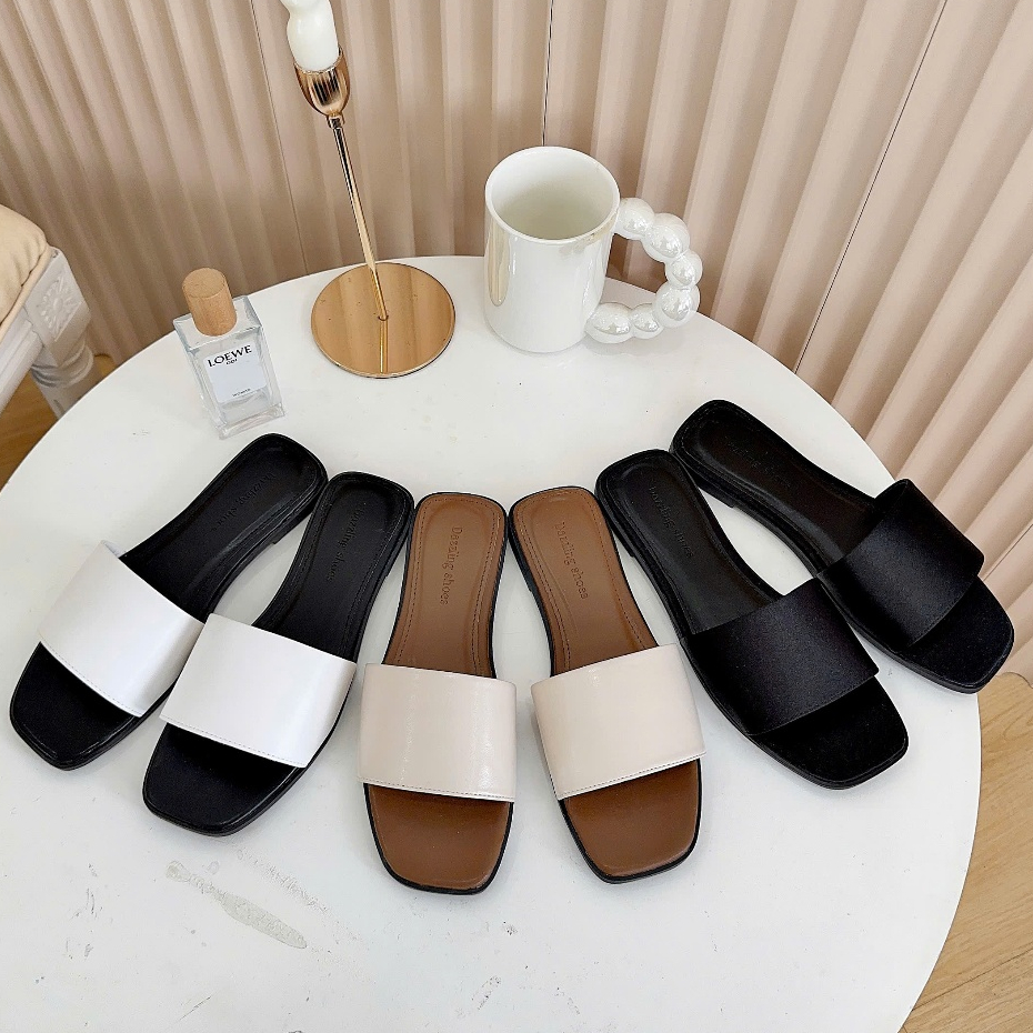 Dép lê nữ đế bệt Dazzling Shoes quai ngang da mềm kiểu dáng basic DE26