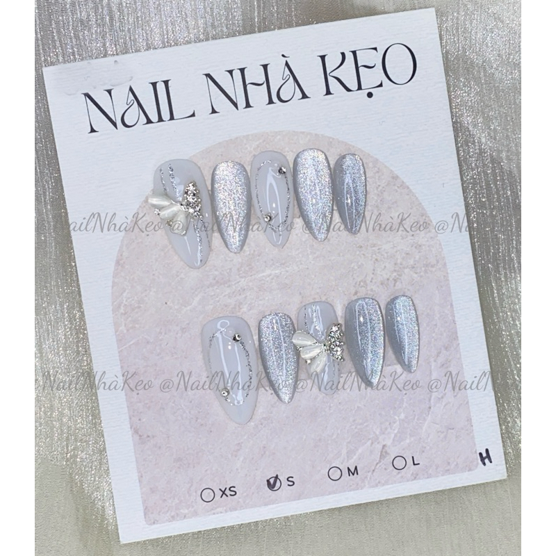 K95-nail box thiết kế Mắt mèo kim cương trắng phối charm bứm