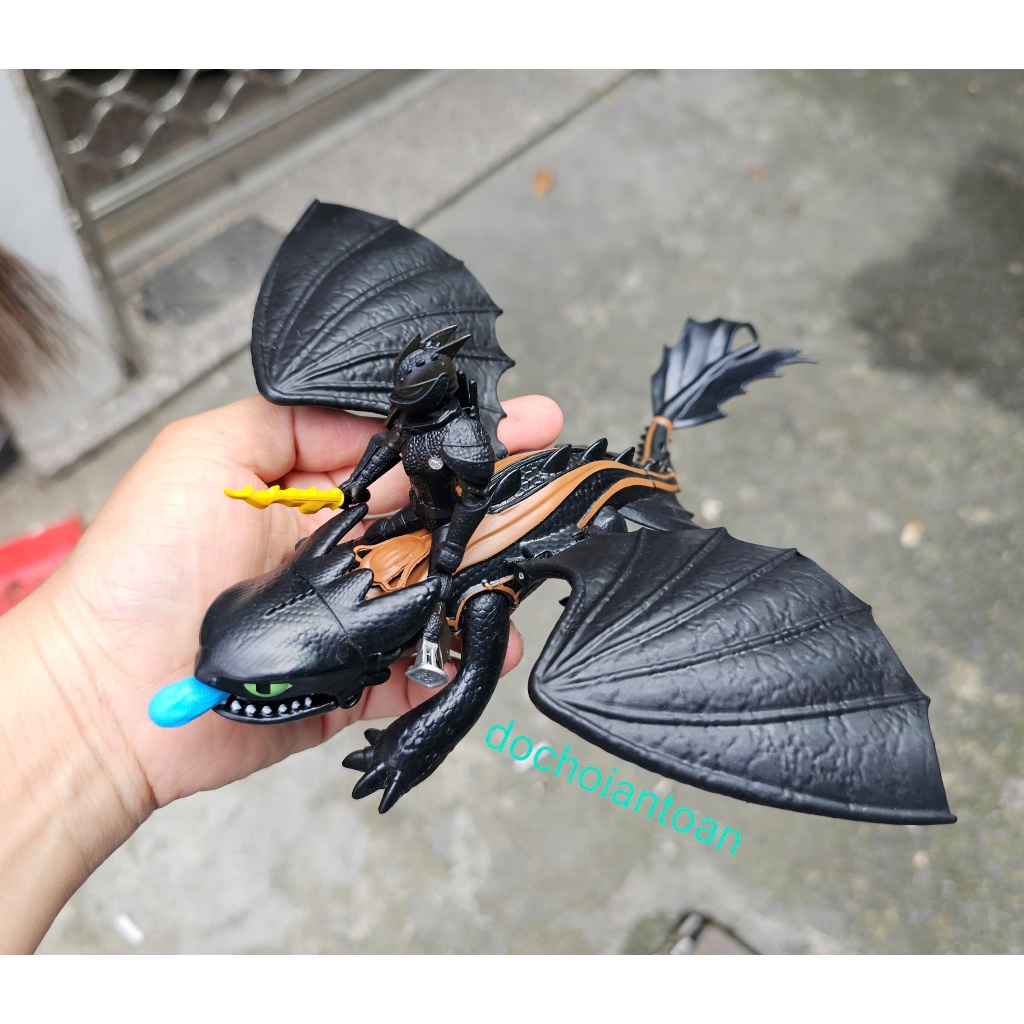 Mô hình nhân vật rồng màu đen trong phim "Bí Kíp Luyện Rồng" (Hiccup & Toothless)